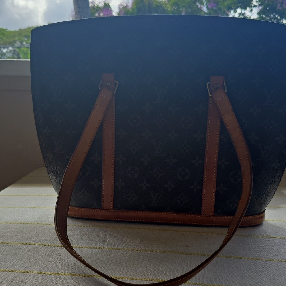 Louis Vuitton Black and Brown Tote Bag with Structured Design